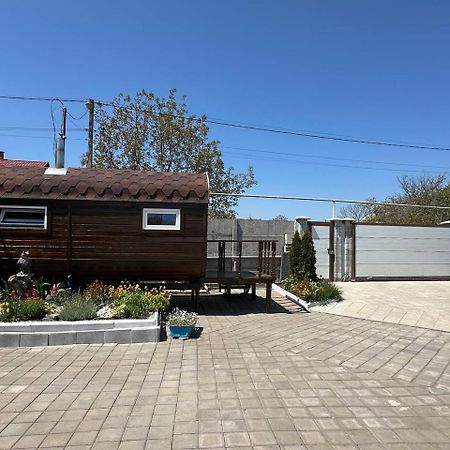 Гостевой Дом ,Breeze Tjornomorsk Exteriör bild