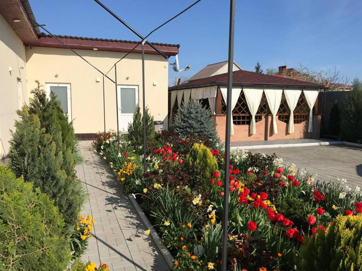 Гостевой Дом ,Breeze Tjornomorsk Exteriör bild