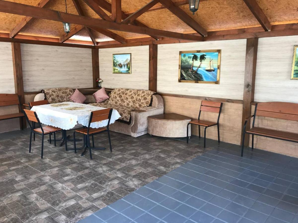 Гостевой Дом ,Breeze Tjornomorsk Exteriör bild